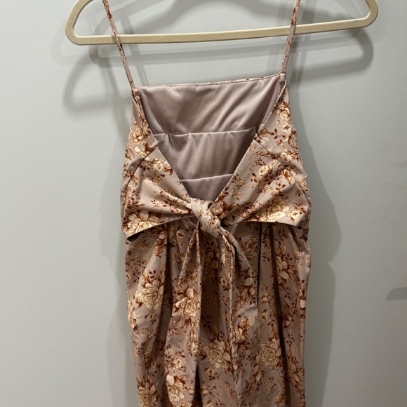 Floral Country Dress - Picture 2 of 3